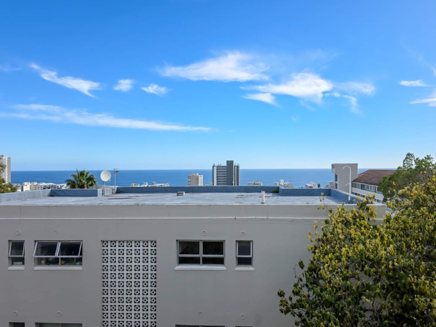 To Let 2 Bedroom Property for Rent in Sea Point Western Cape